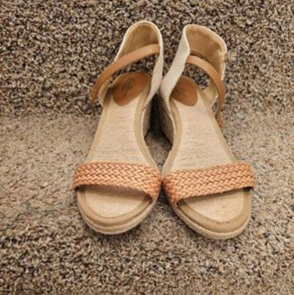 Wedge sandals. Size 9